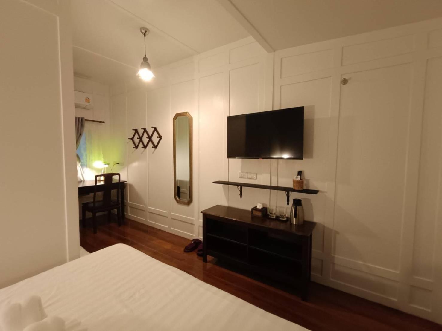 Baan Debtida Hotel Bangkok Exterior photo